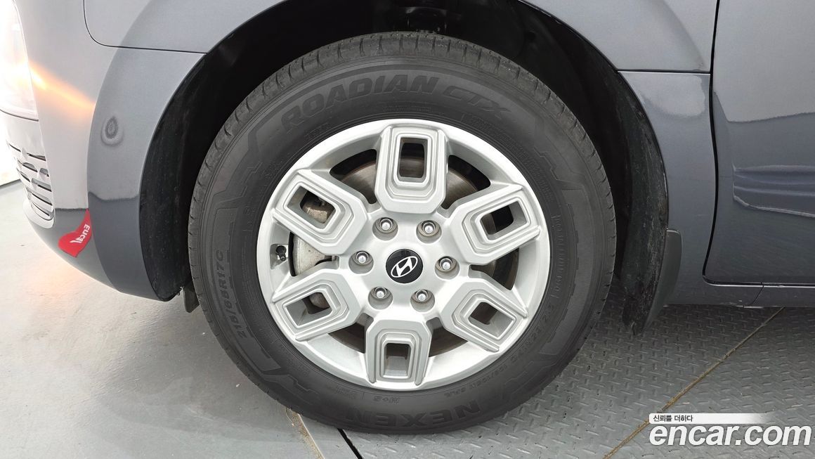 Hyundai Staria 2025