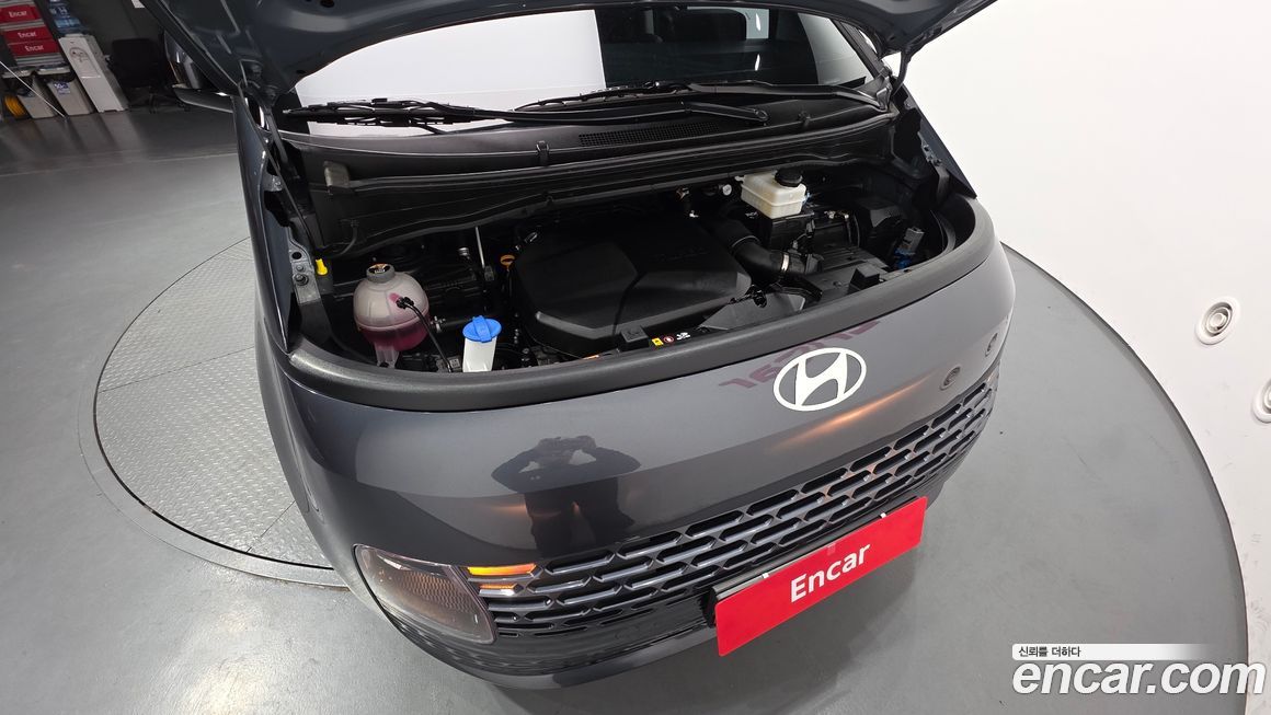Hyundai Staria 2025