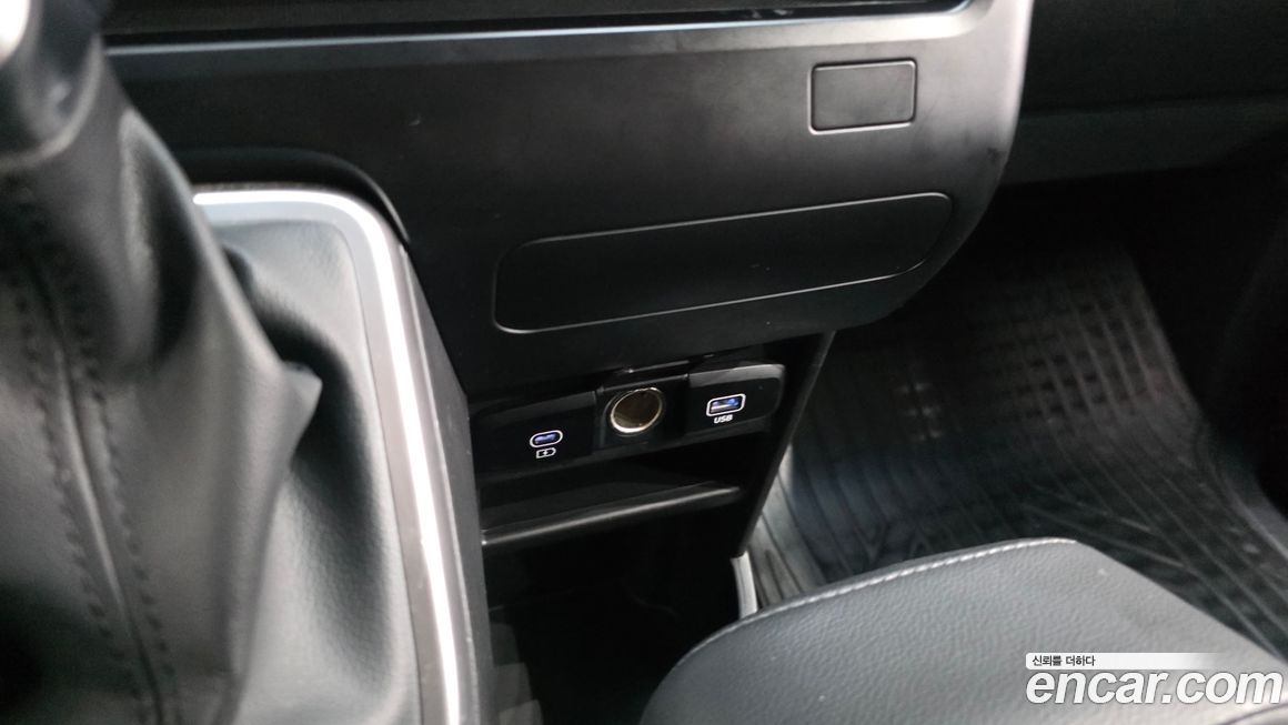 Hyundai Staria 2025