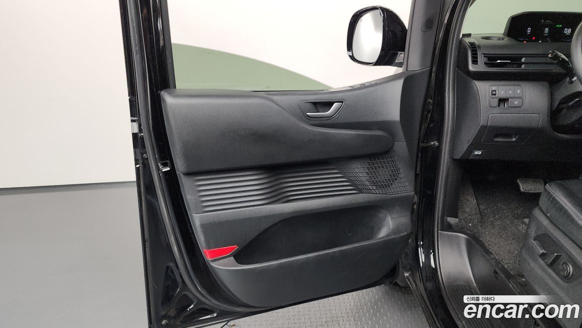 Hyundai Staria 2023