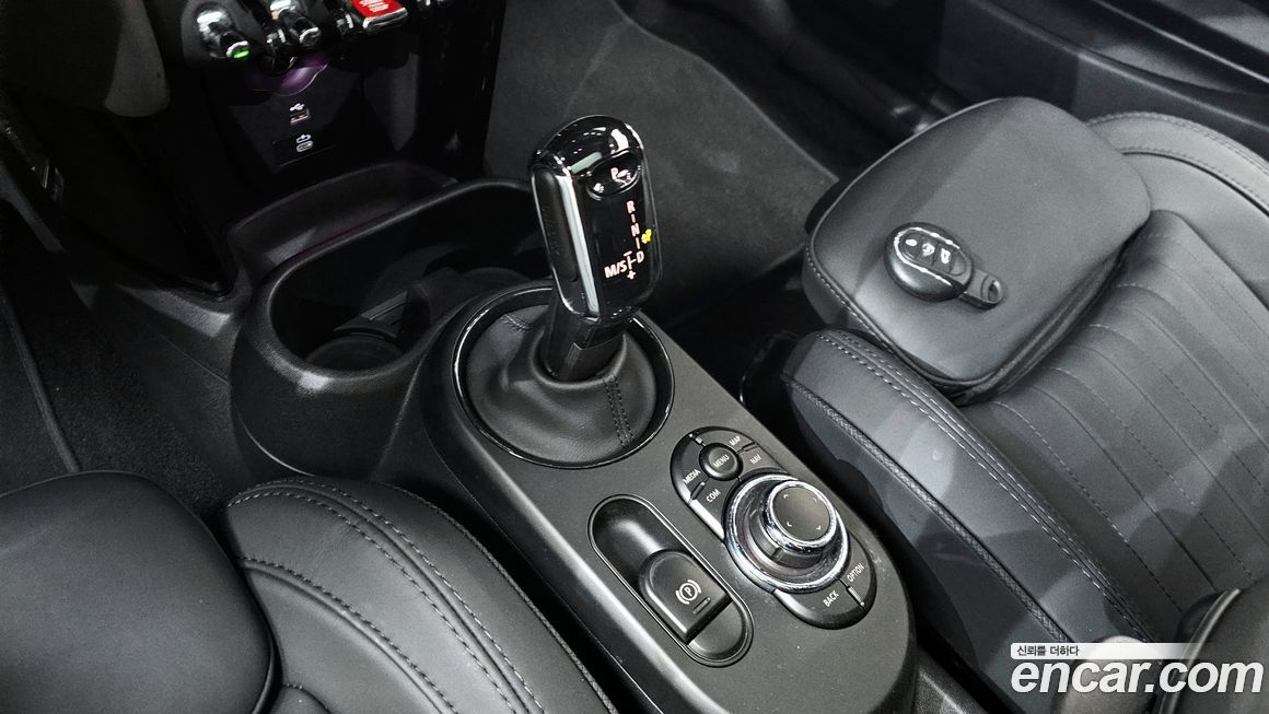 Mini Cooper 2024