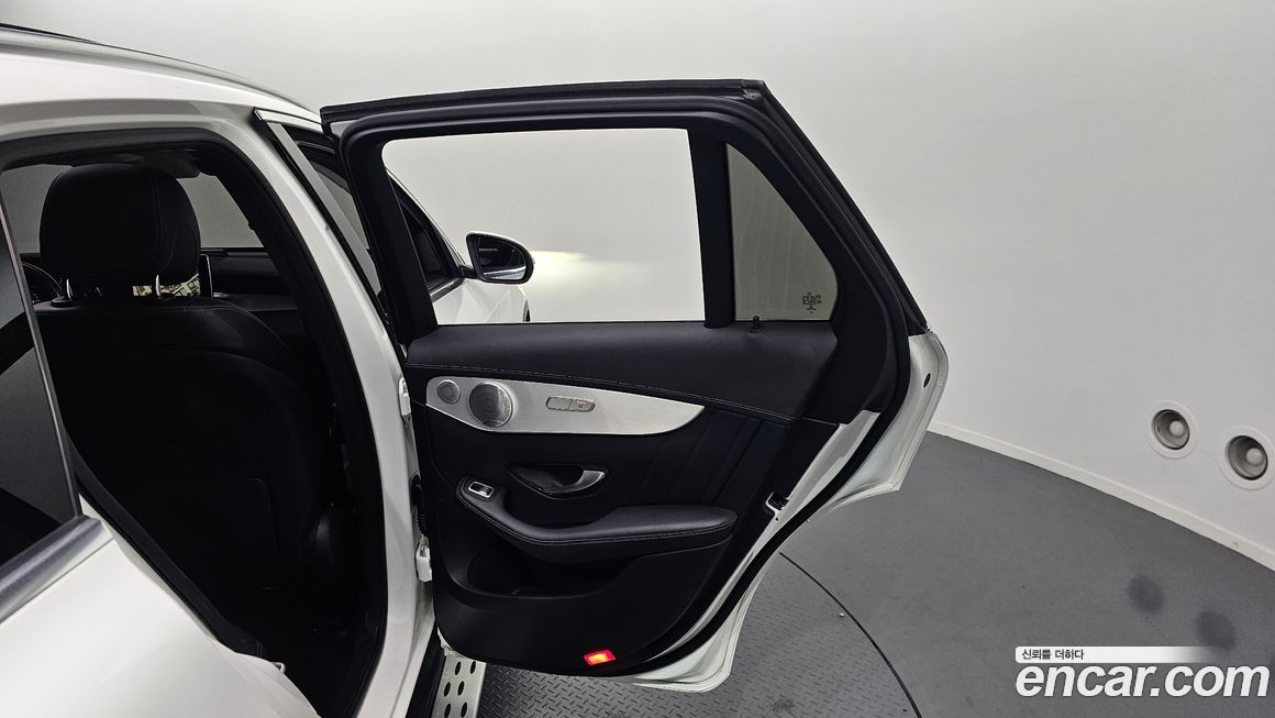 Mercedes-Benz GLC-Class 2019