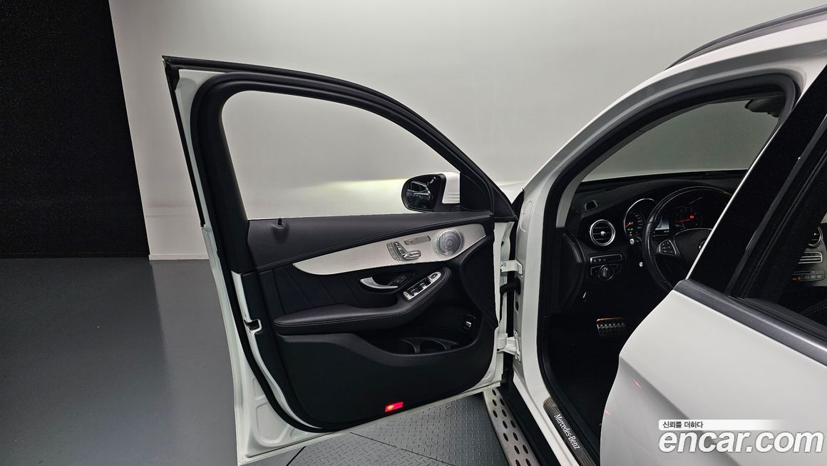 Mercedes-Benz GLC-Class 2019