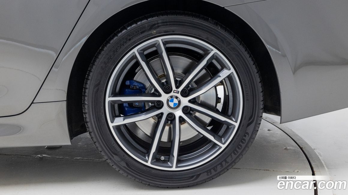 BMW 5-Series 2022