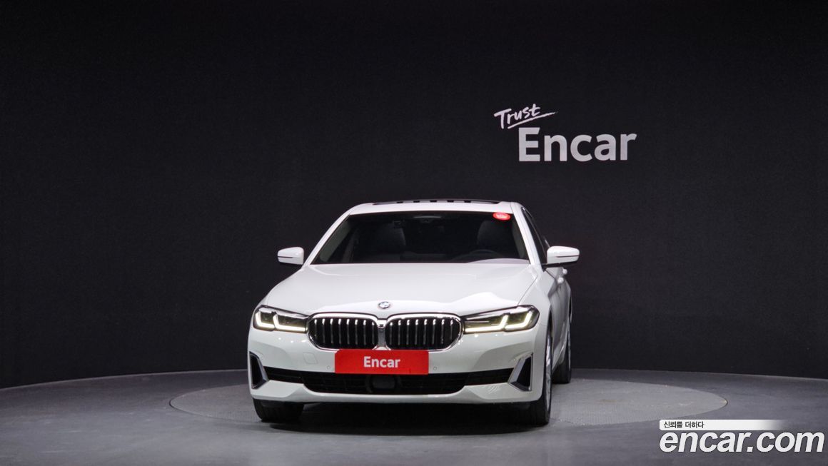 BMW 5-Series 2023