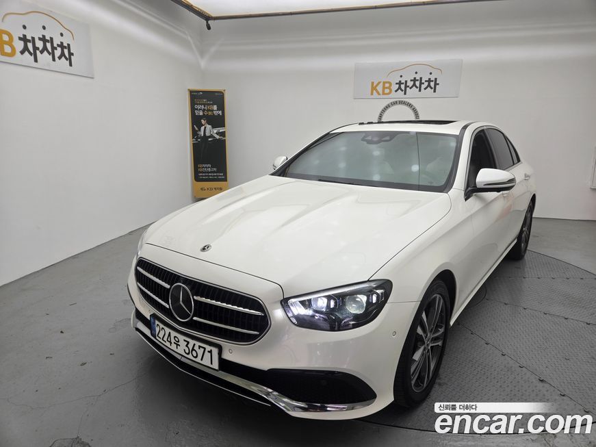 Mercedes-Benz E-Class 2022