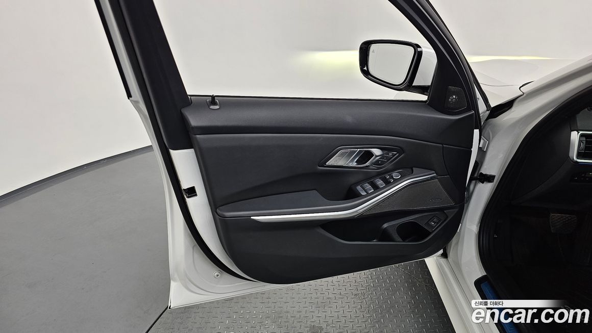 BMW 3-Series 2024