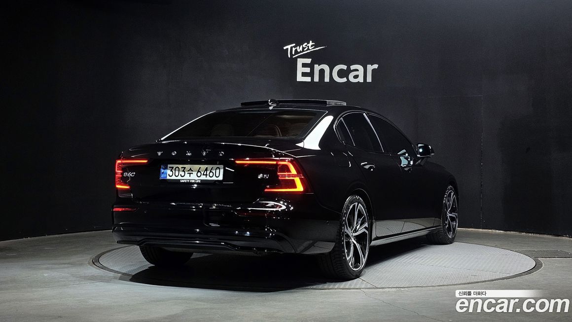 Volvo S60 2024