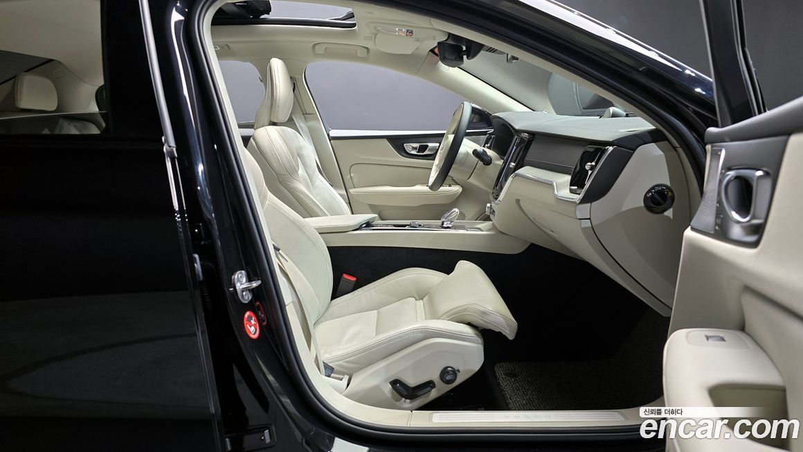 Volvo S60 2024