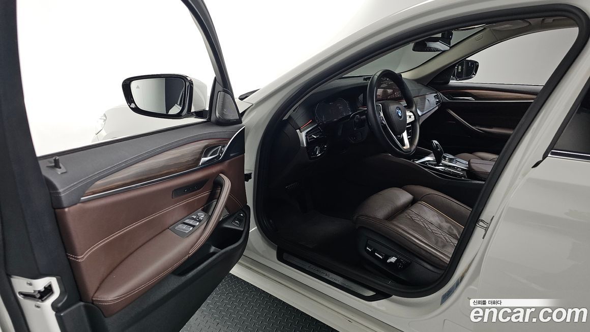 BMW 5-Series 2022