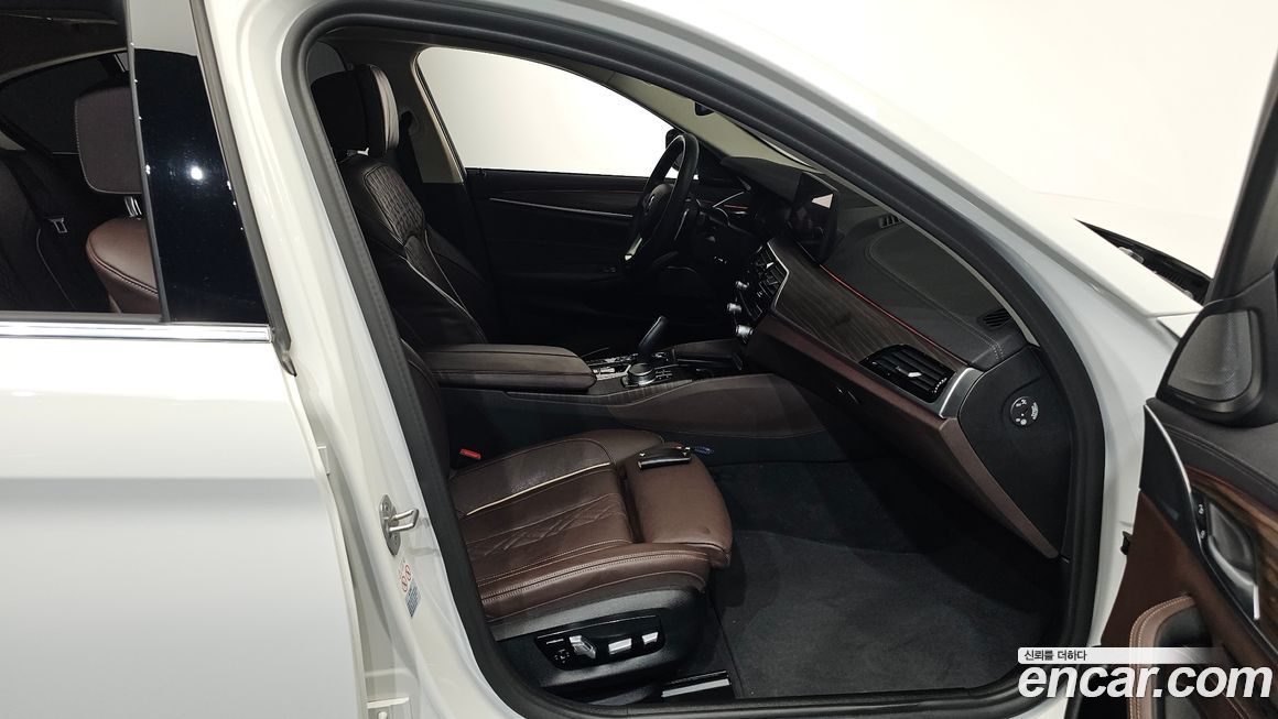 BMW 5-Series 2022