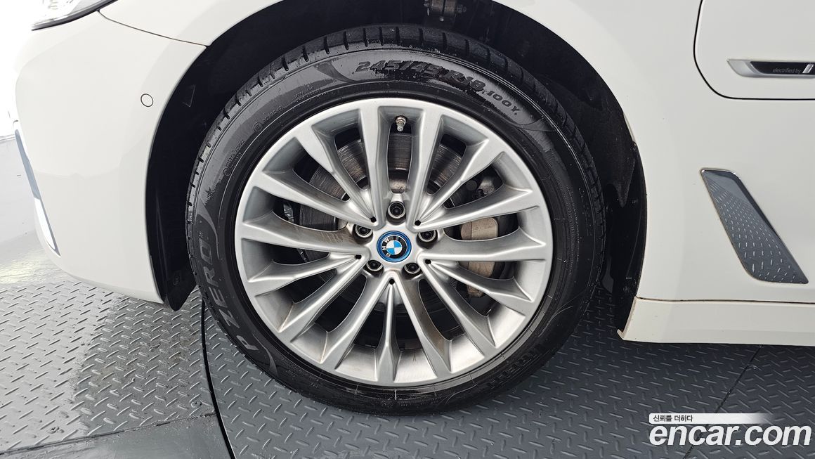 BMW 5-Series 2022