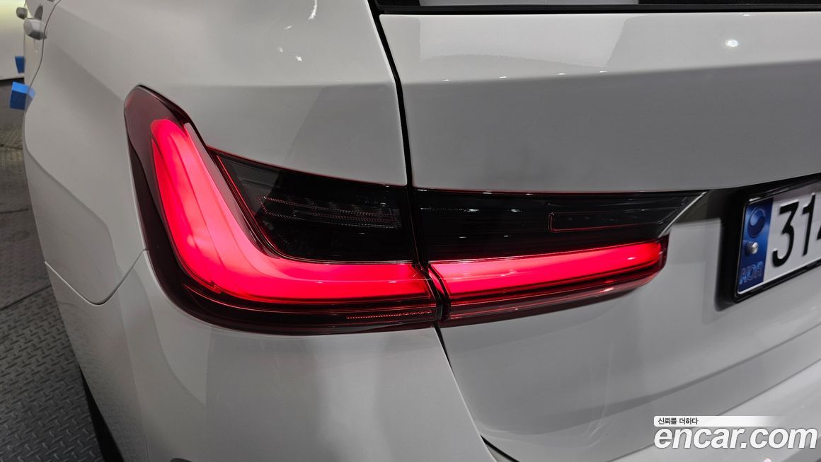 BMW 3-Series 2024