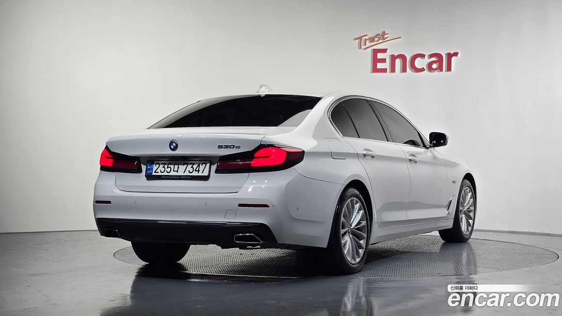 BMW 5-Series 2022