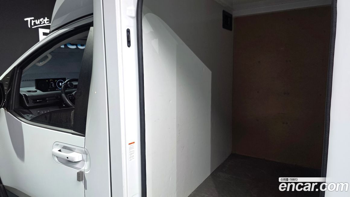 Hyundai ST1 2025