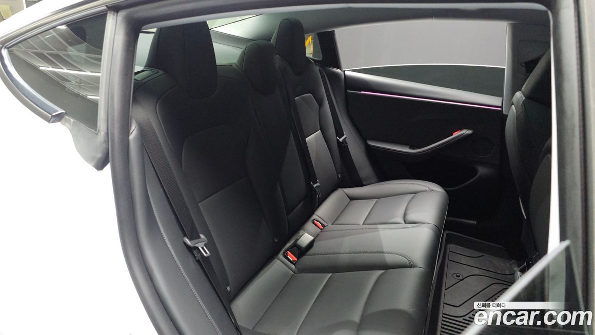 Tesla Model 3 2024