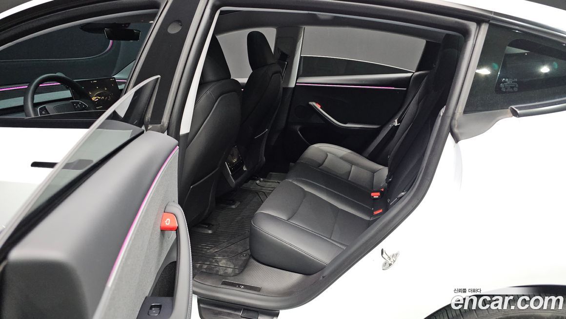 Tesla Model 3 2024