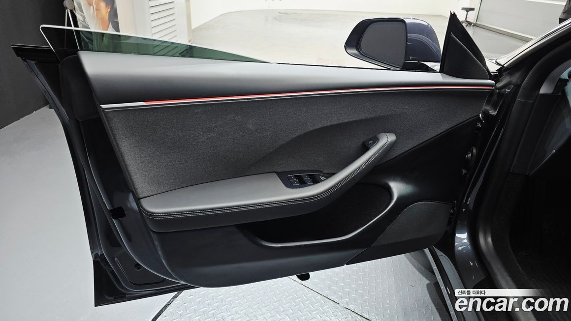 Tesla Model 3 2025