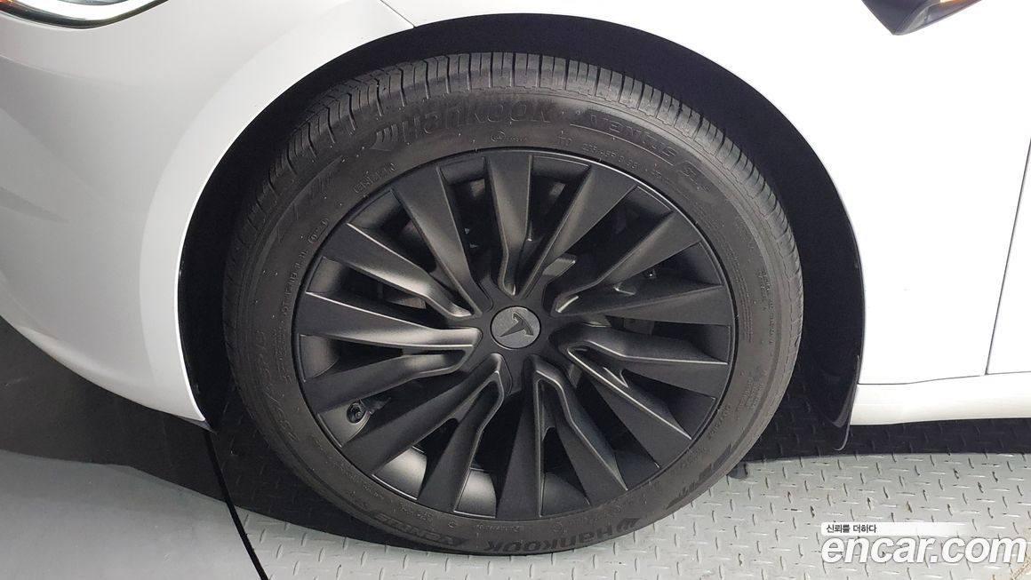 Tesla Model 3 2024