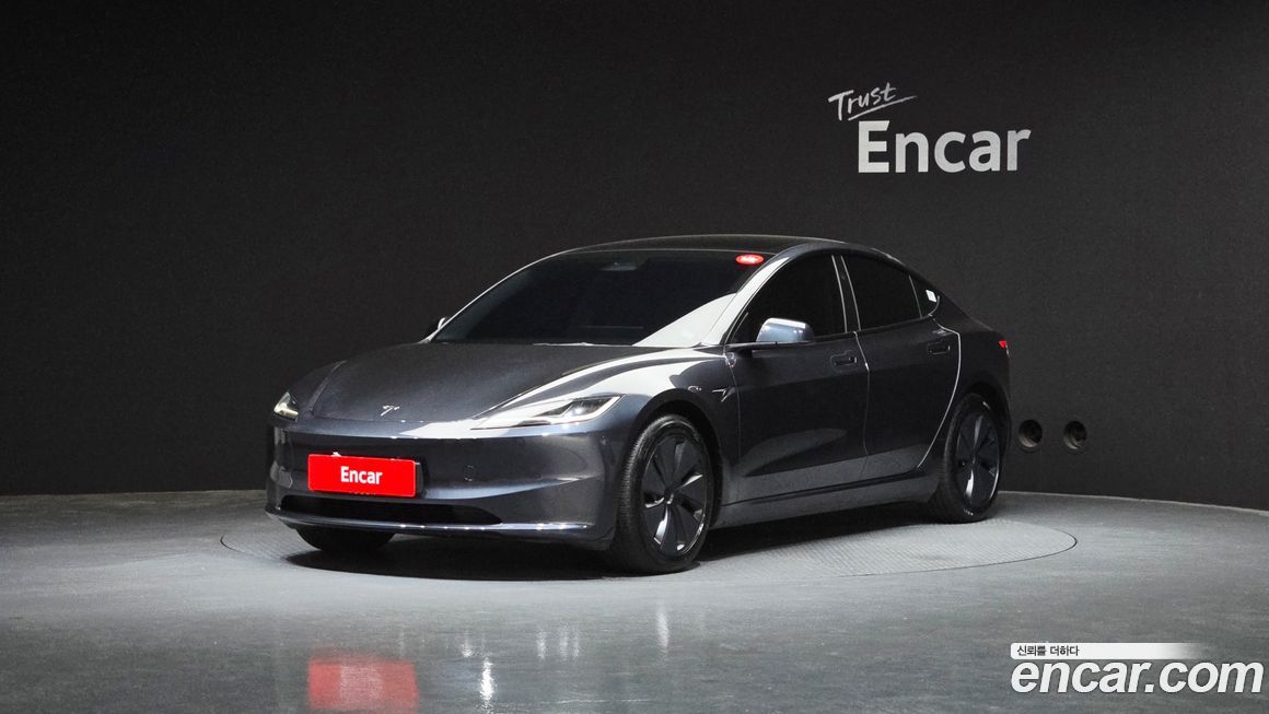 Tesla Model 3 2025