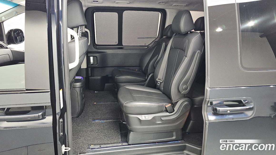 Hyundai Staria 2025