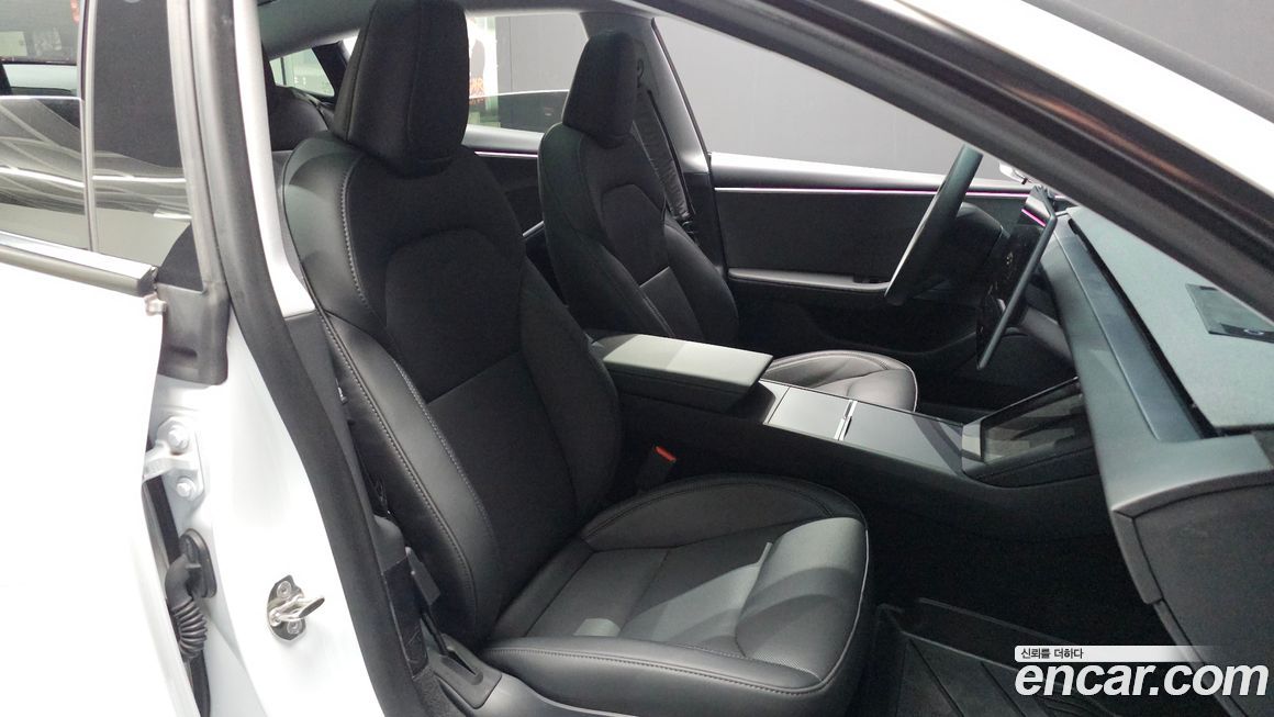 Tesla Model 3 2024