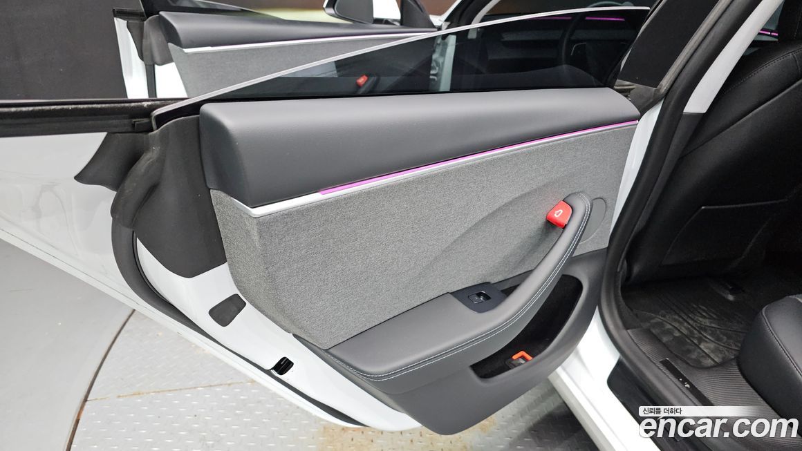 Tesla Model 3 2024