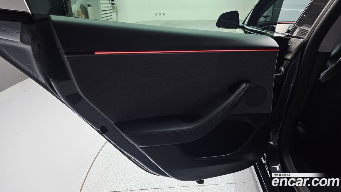 Tesla Model 3 2025