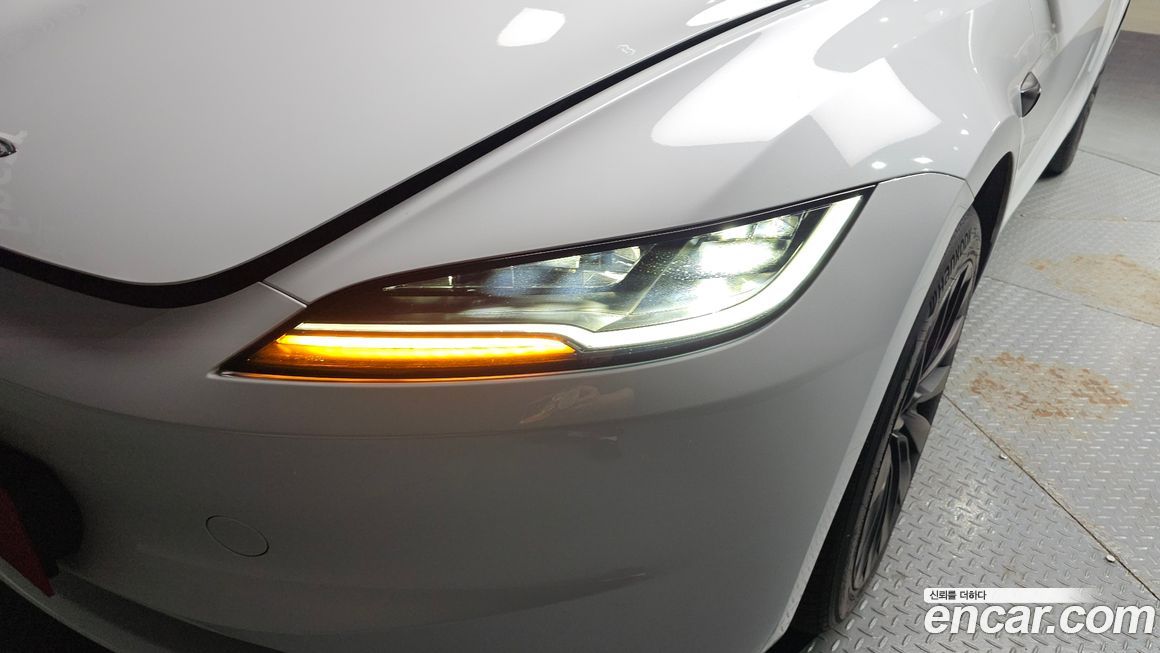 Tesla Model 3 2024
