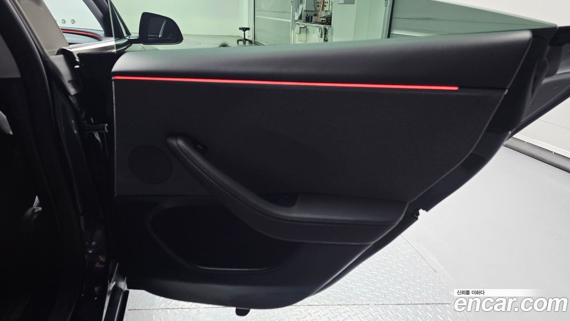 Tesla Model 3 2025