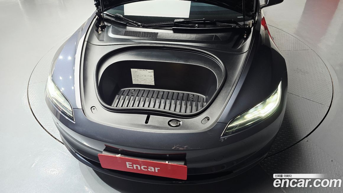 Tesla Model 3 2025