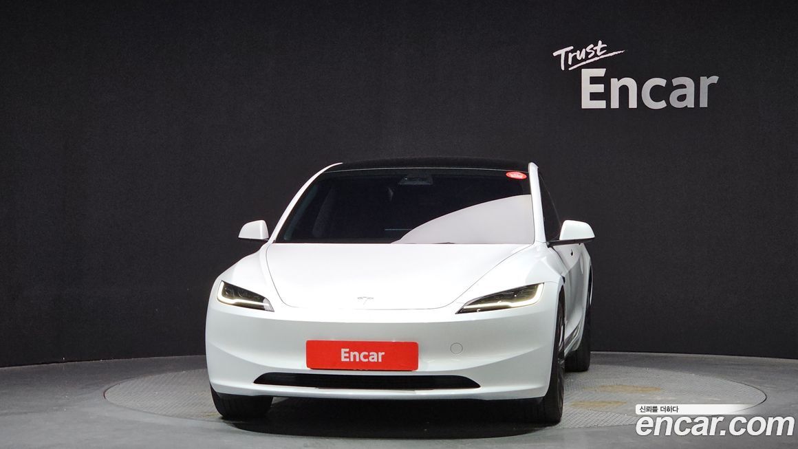 Tesla Model 3 2024