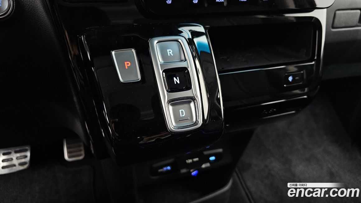 Hyundai Staria 2025
