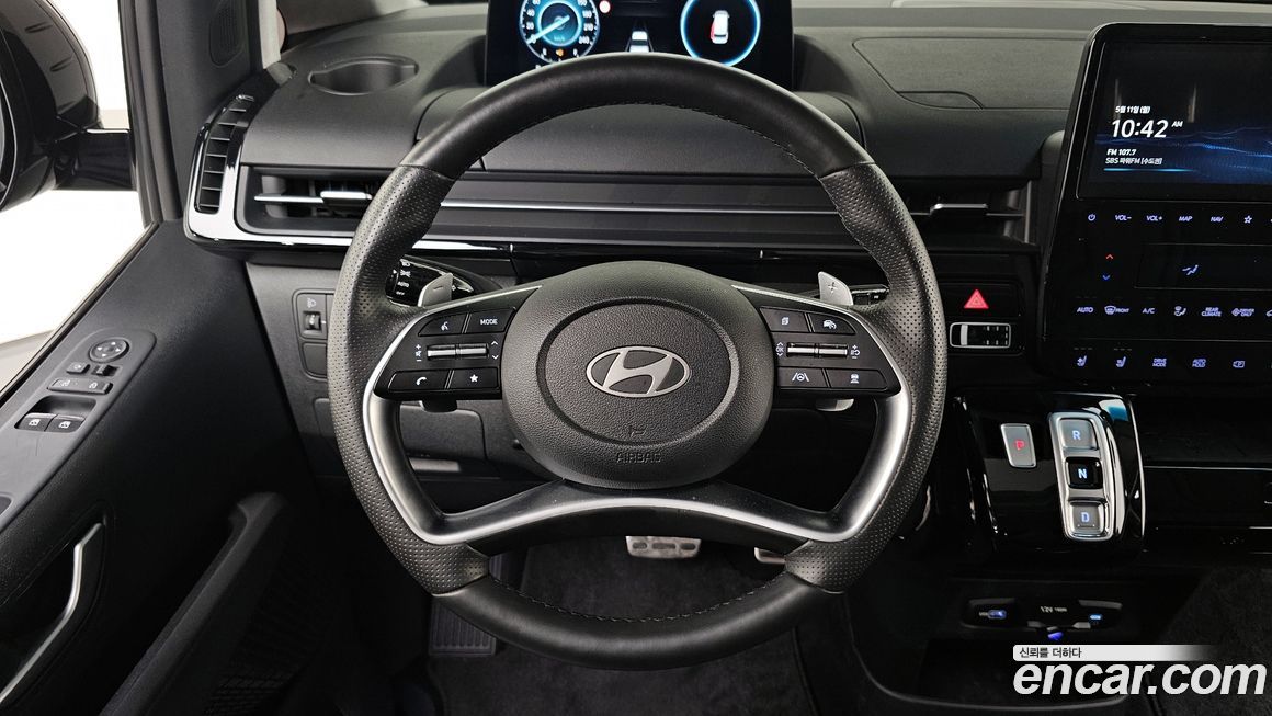 Hyundai Staria 2025