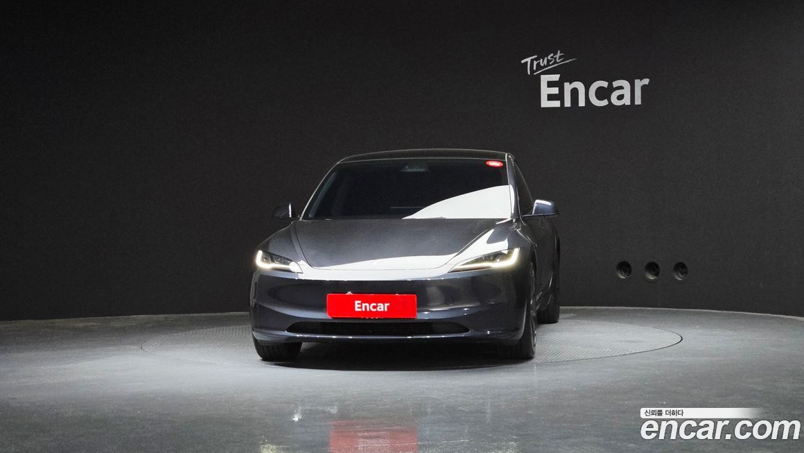 Tesla Model 3 2025