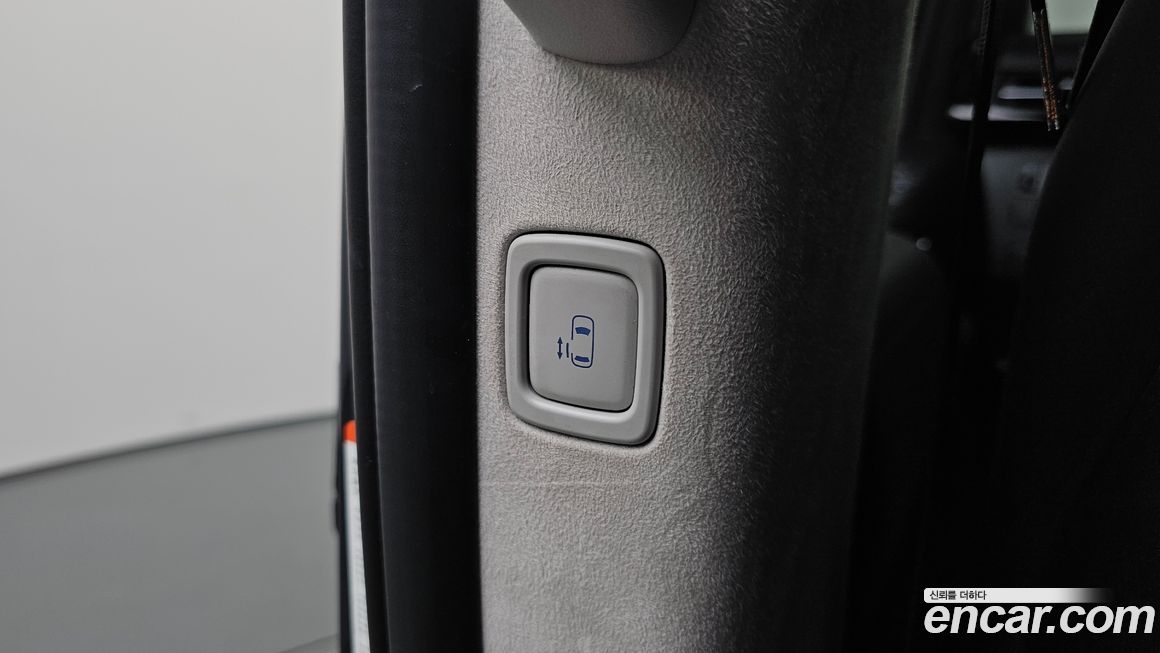 Hyundai Staria 2025
