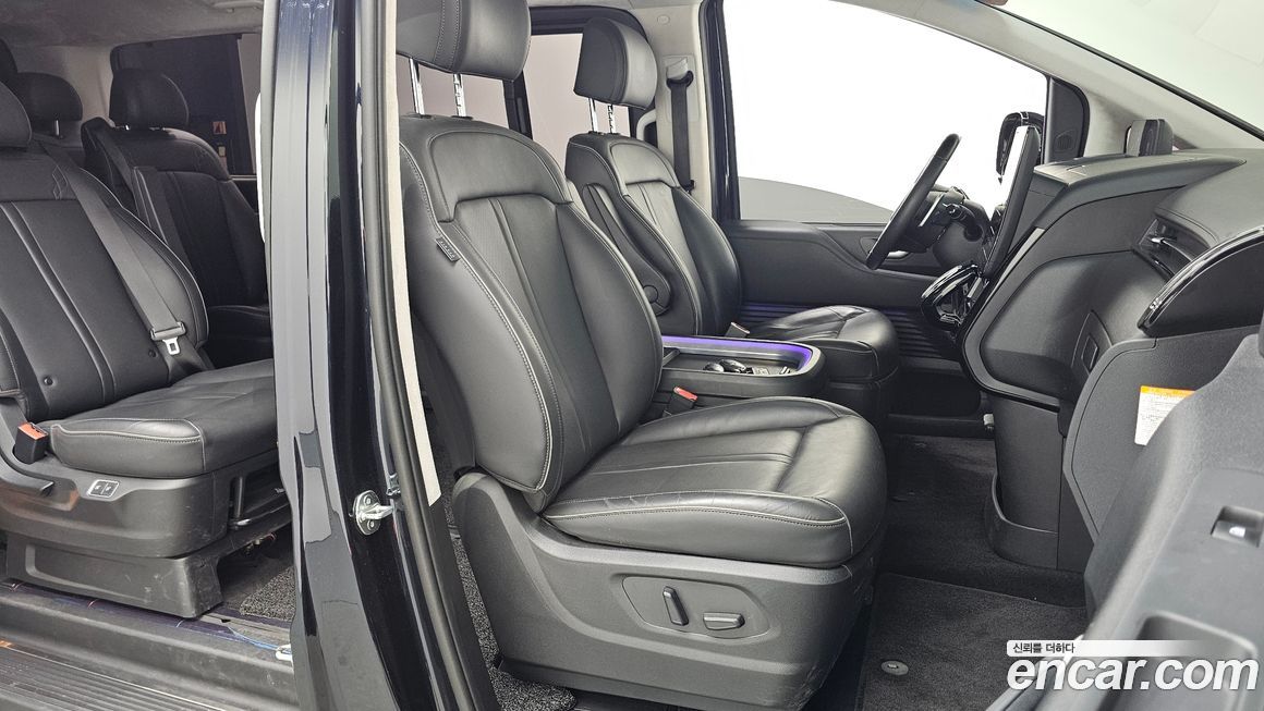 Hyundai Staria 2025