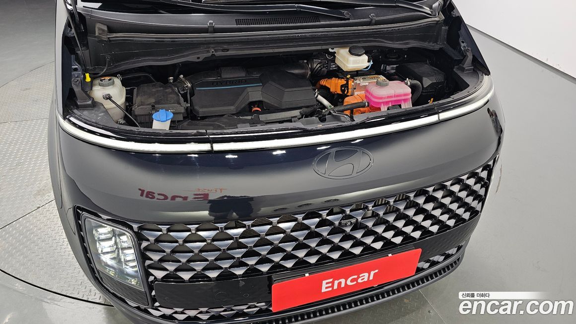 Hyundai Staria 2025