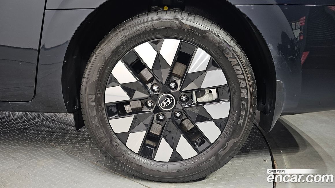 Hyundai Staria 2025