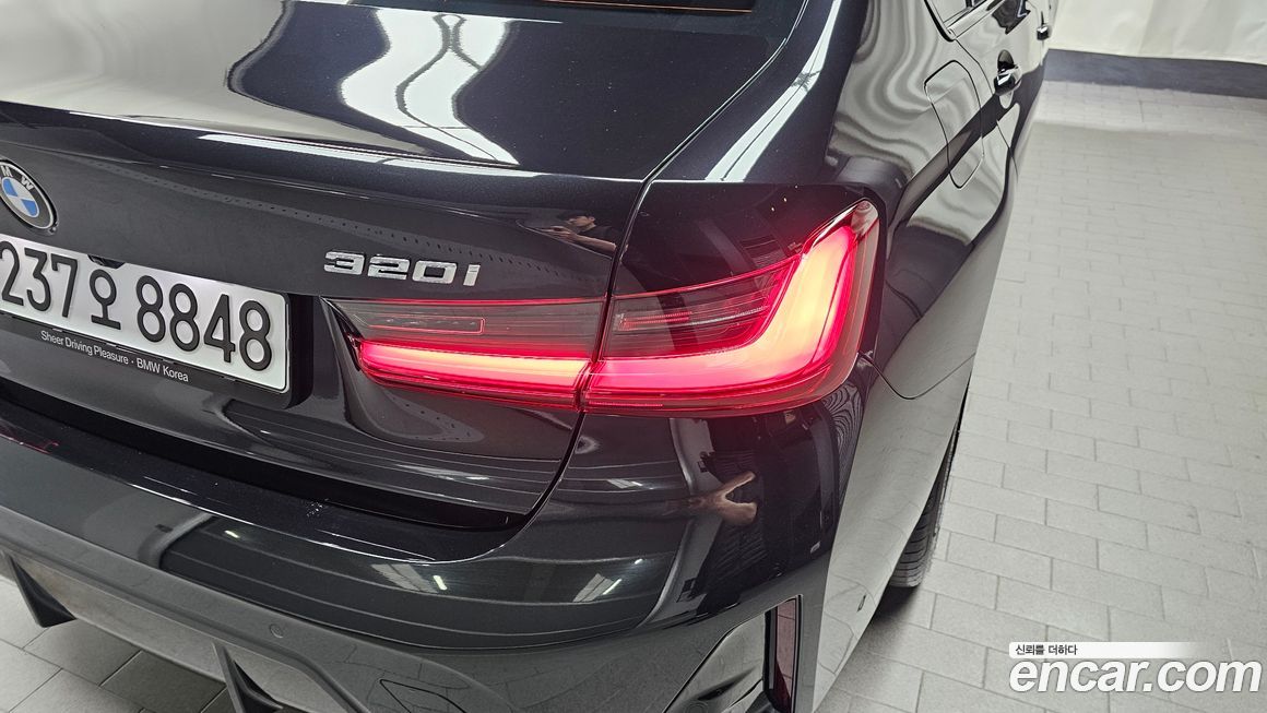 BMW 3-Series 2023