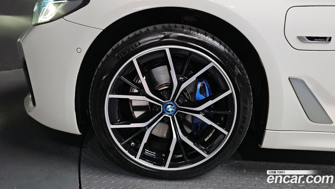 BMW 5-Series 2022