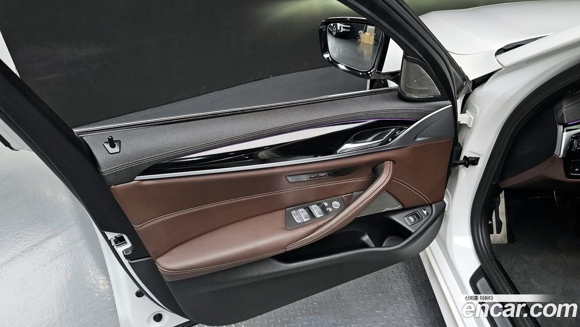 BMW 5-Series 2022