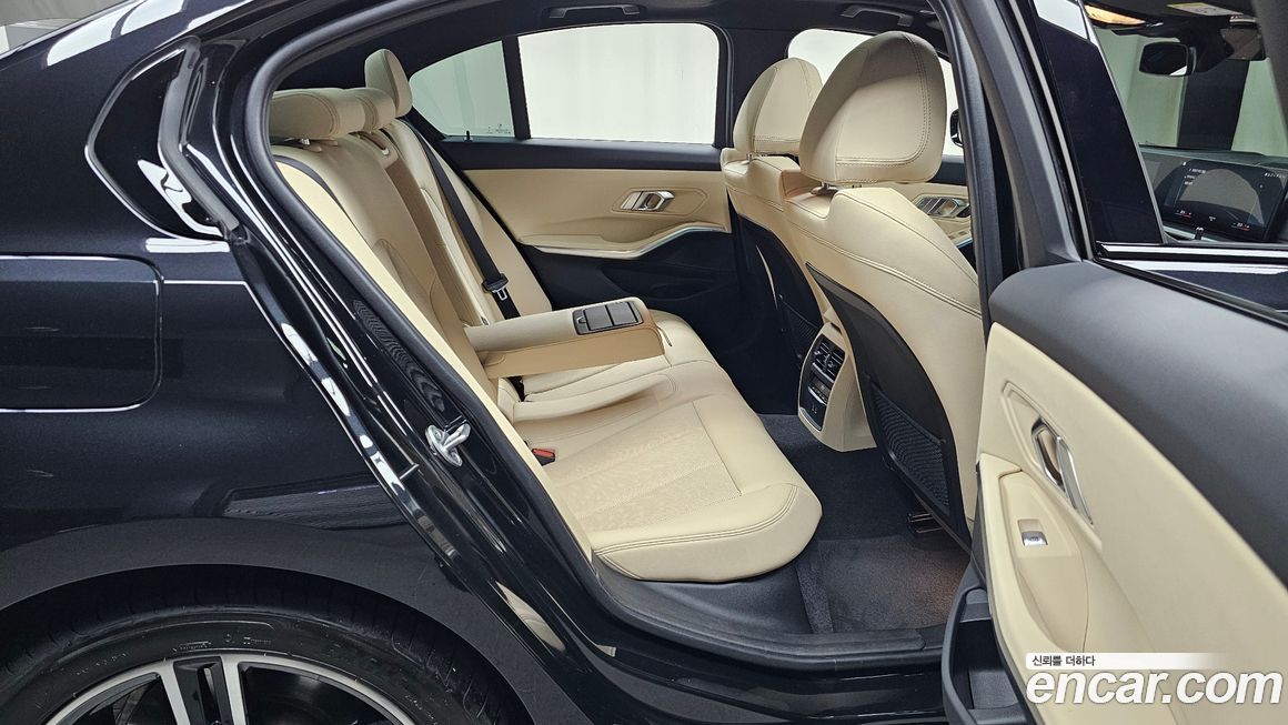 BMW 3-Series 2023