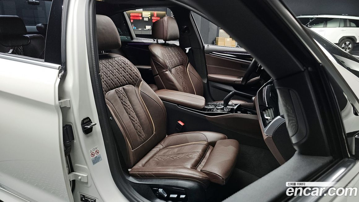 BMW 5-Series 2022