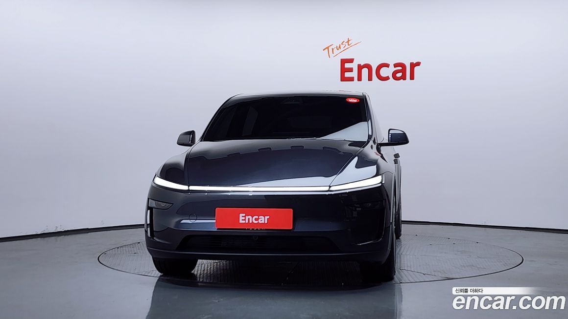 Tesla Model Y 2025