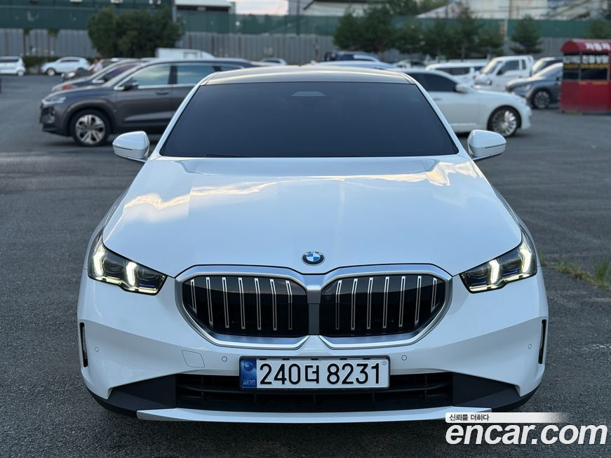 BMW 5-Series 2024