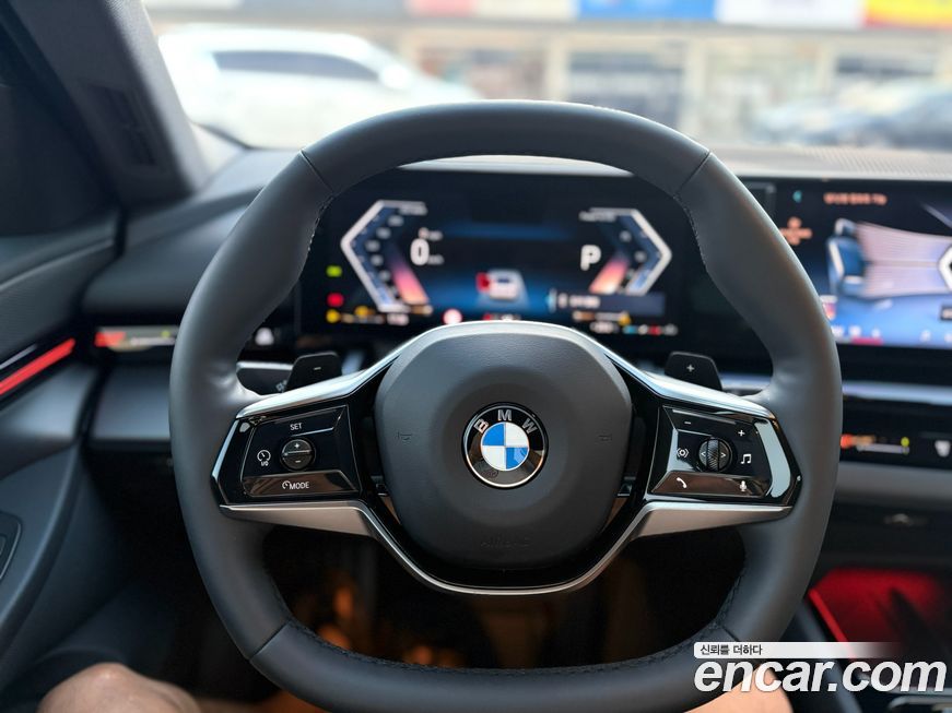 BMW 5-Series 2024