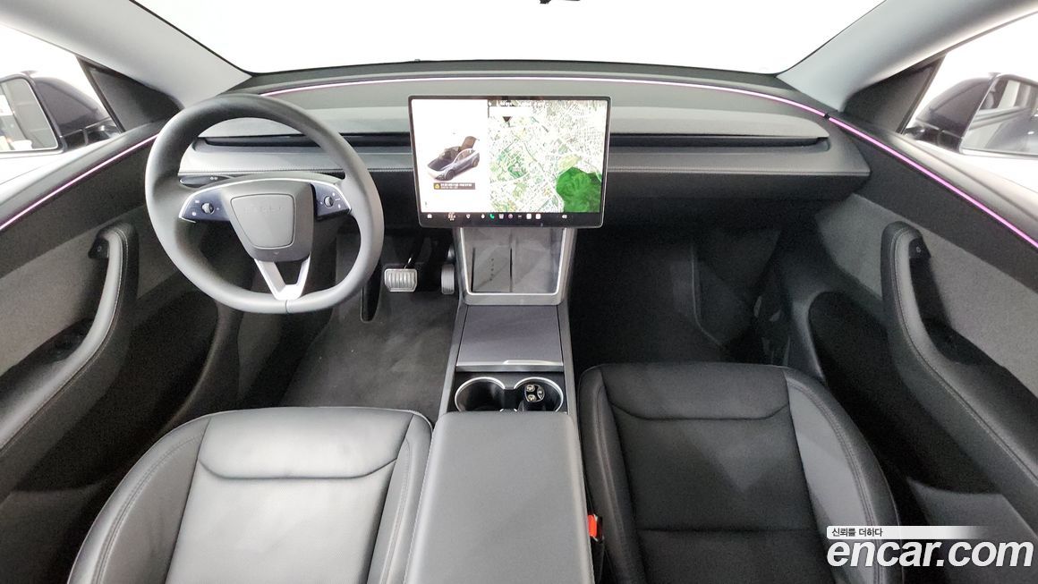 Tesla Model Y 2025