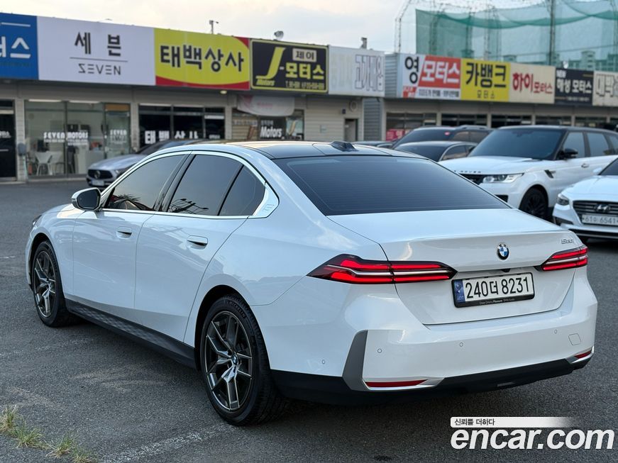 BMW 5-Series 2024