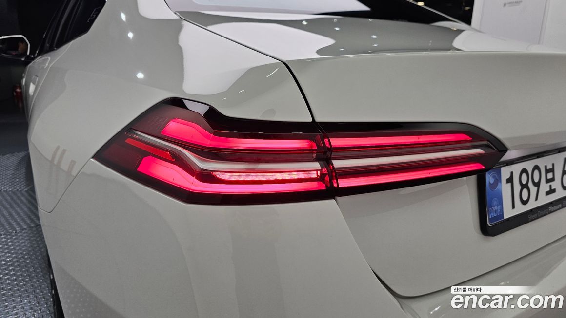BMW 5-Series 2024